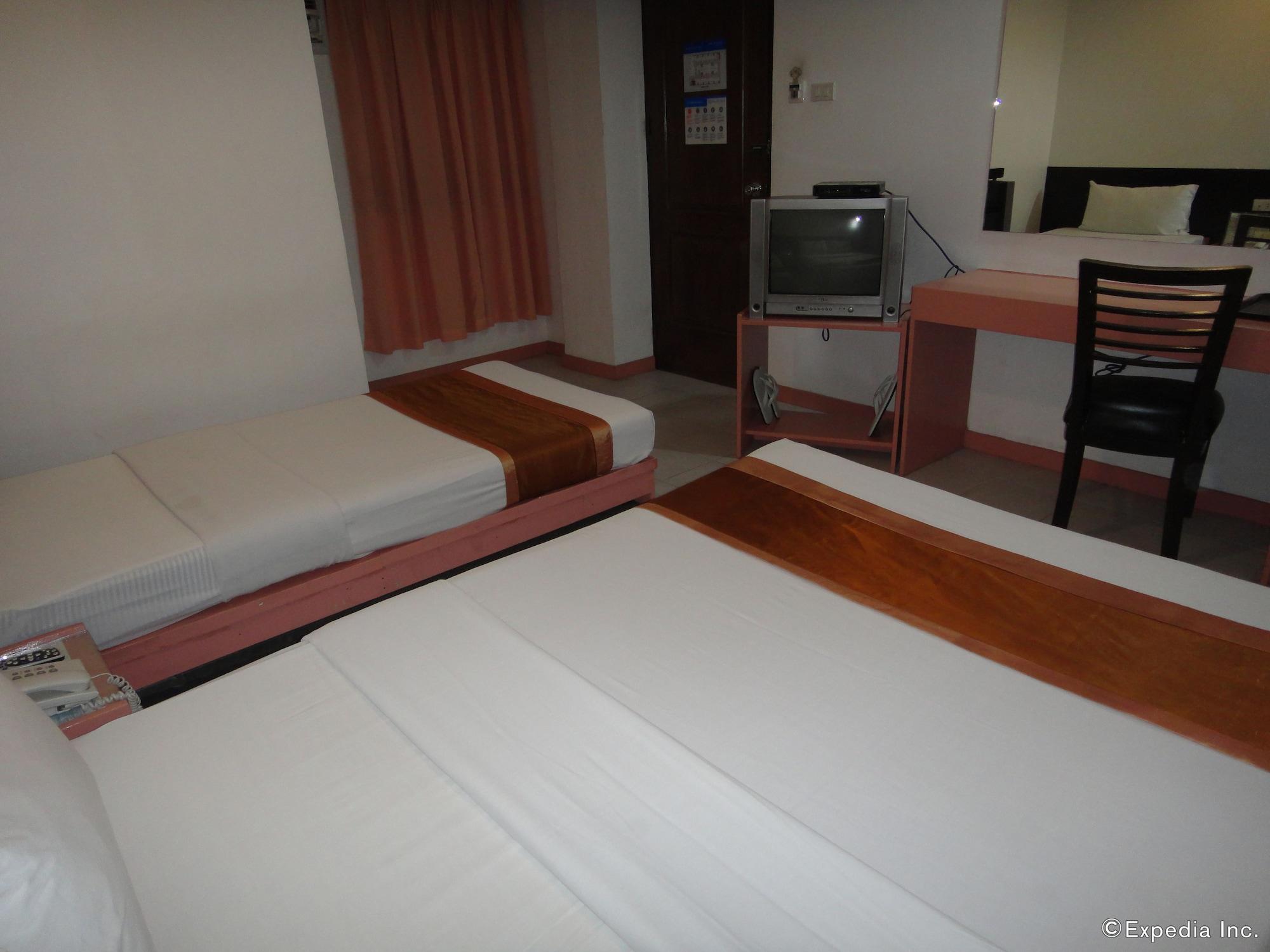 Hotel Pier Cuatro Себу Экстерьер фото