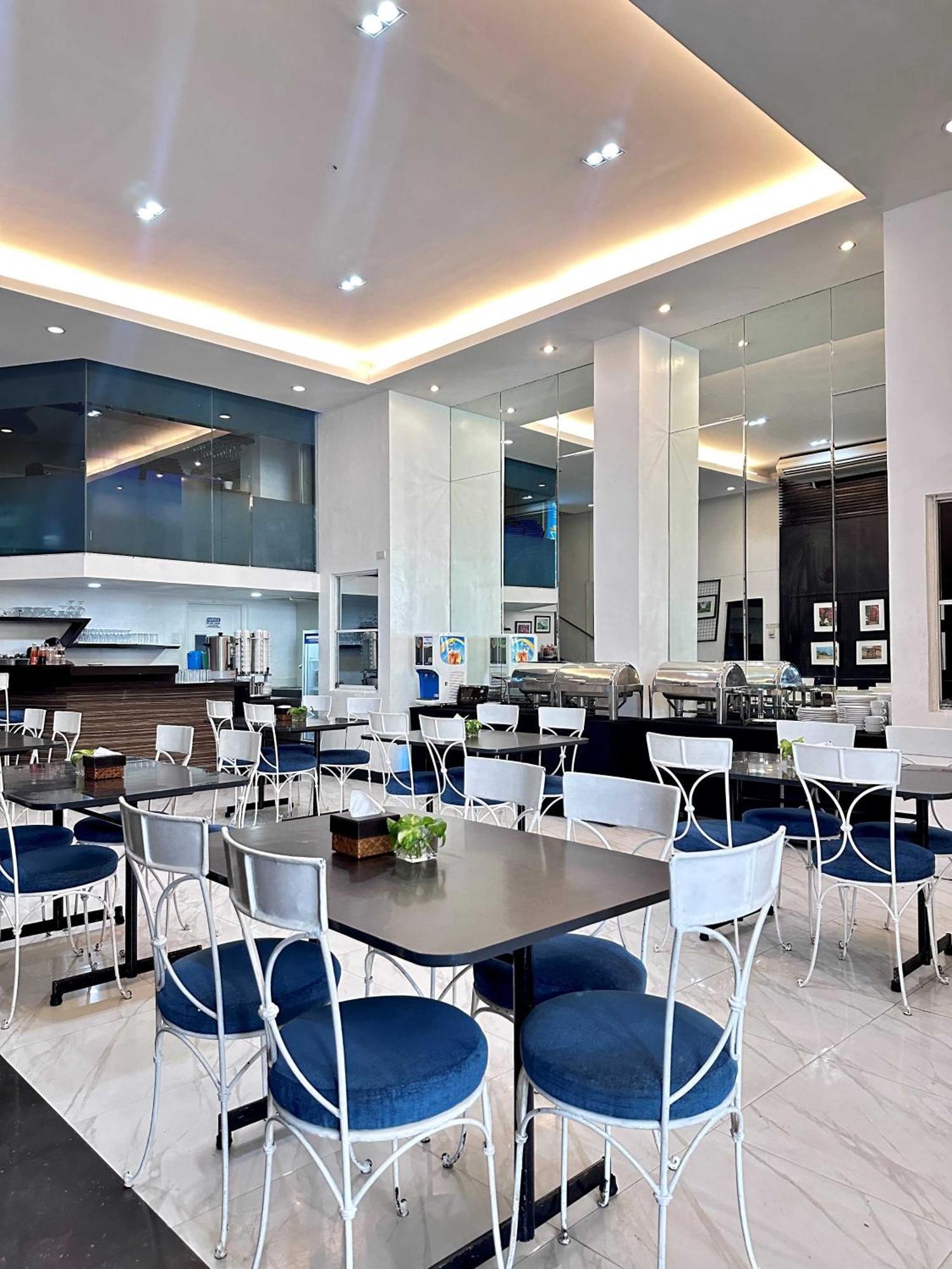 Hotel Pier Cuatro Себу Экстерьер фото